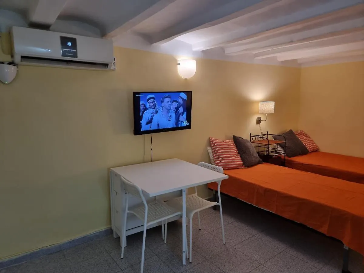 Apart 2 Beds 1 Sofabed Downtown 31 Nigths Min Barcelona Apartment
